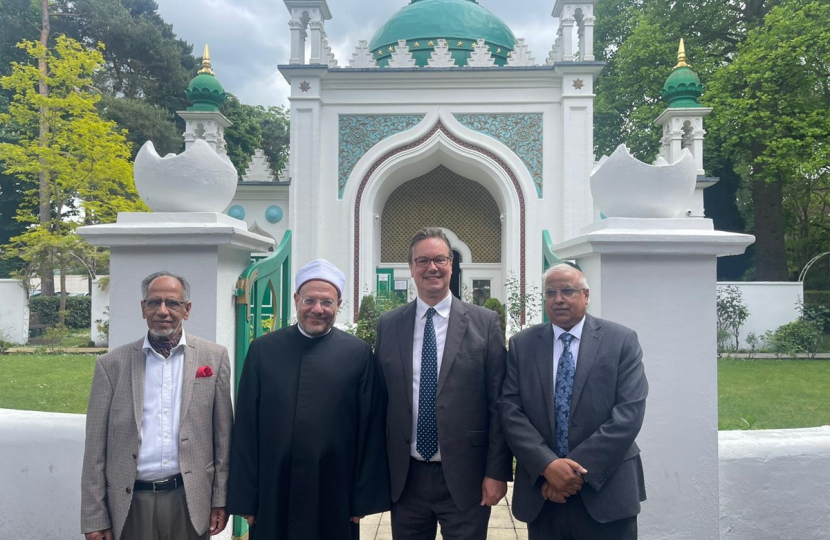 Jonathan Lord MP with the Grand Mufti of Egypt at the Shah Jahan Mosque